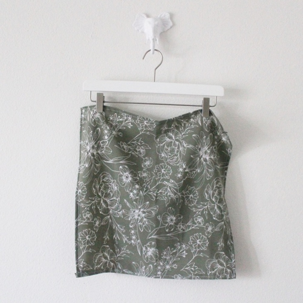 NWT Handmade Floral 18” x 18” Hair Scarf